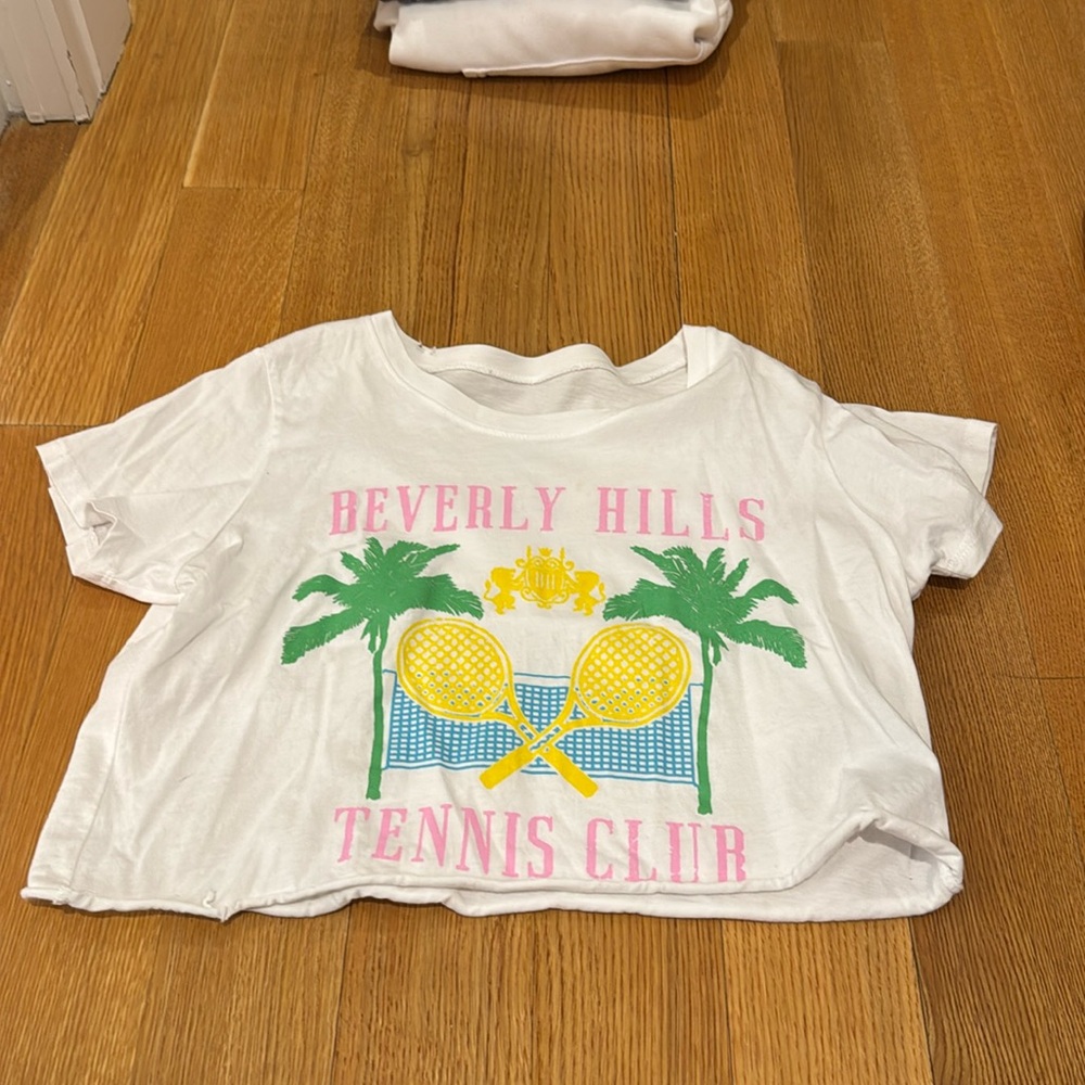 Never worn (but no tags) cropped t shirt from Mixology